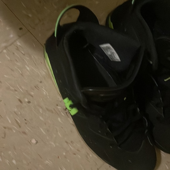 Jordan 6s - Picture 3 of 4